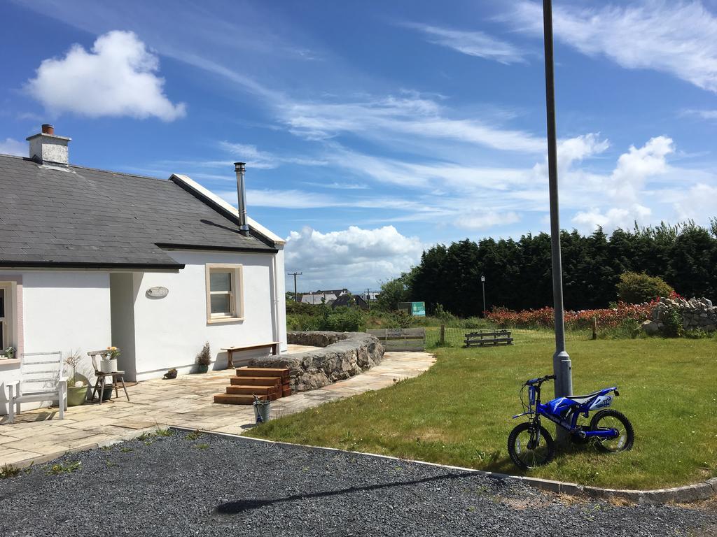 בארנה Galway Coast Cottages מראה חיצוני תמונה